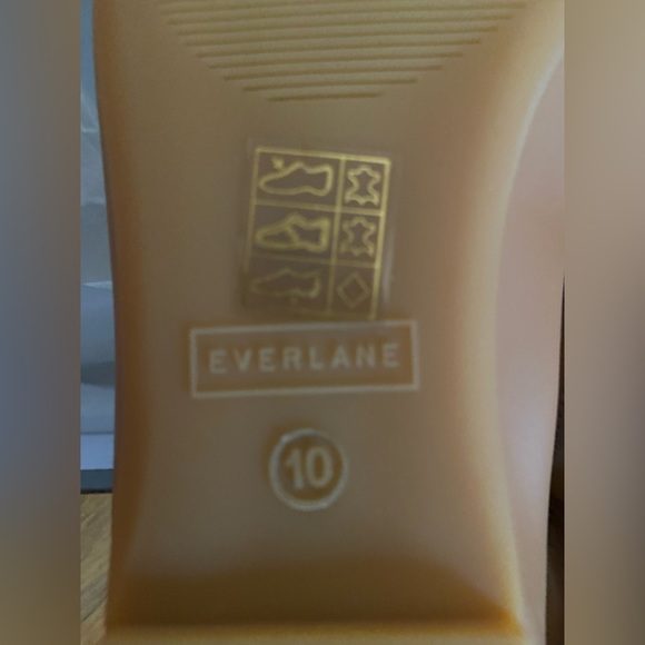 Everlane flats. - Picture 2 of 4